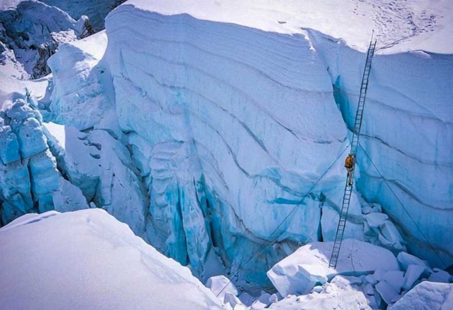 Dificultades para subir al Everest